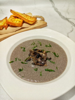 Foto resep Mushroom Soup with Garlic Bread