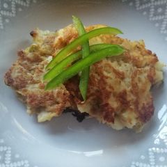 Tuna fish cakes A picture of Tuna fish cakes.