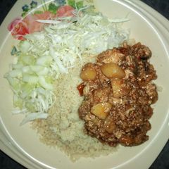 A picture of Cous cous da miyar Irish da kwai.