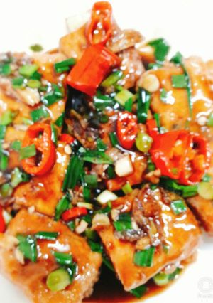 Hình của món Tàu hủ trắng kẹp thịt.