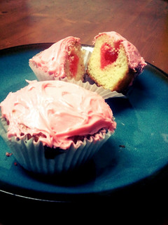 A picture of Vanilla Cherry cupcakes ت.