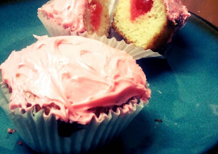 How to Make Super Quick Vanilla  Cherry cupcakes ت