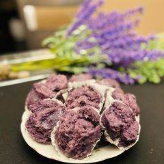 A picture of Ube steam cake💜.