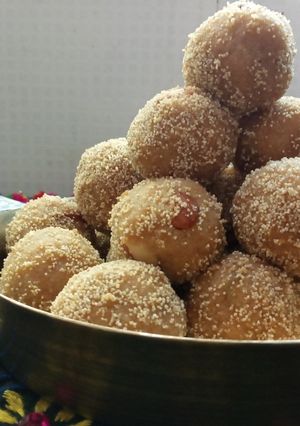 લાડવા (Ladva Recipe In Gujarati) રેસીપી મુખ્ય ફોટો