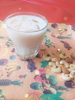 ड्राई फ्रूट मिल्क शेक(Dry Fruit Milk Shake recipe in Hindi) रेसिपी मुख्य फोटो