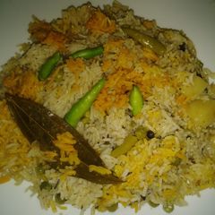 A picture of Aloo matar pulao.