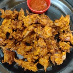 A picture of Onion pakoda.