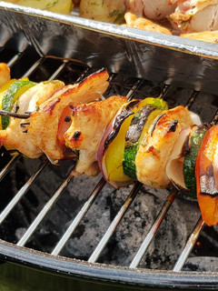 Csirke saslik, cukkinivel recept fotója