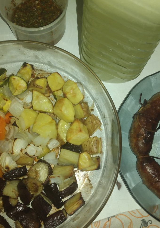 Una foto de Verduras horneadas con choris