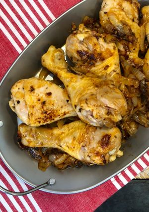 Foto principal de Escalfado de muslitos de pollo en Olla GM modelo H