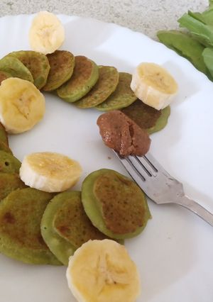 A picture of Spinach Banana pancakes.