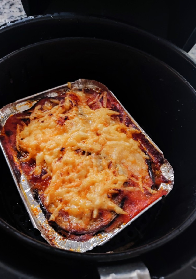 Una foto de Moussaka Berenjena con atún en freidora de aire