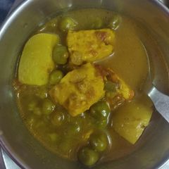 A picture of Potato And peas veg.