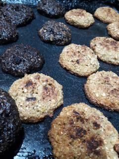 Una foto de Galletitas de avena, frutos secos y coco