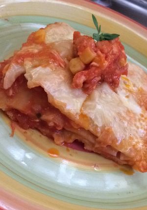 Una foto de Lasaña hecha con masa casera con pollo y choclo