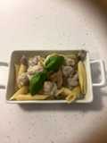 Penne cu sos de ciuperci și piept de pui