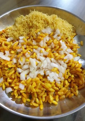 A picture of Masala murmura. (Mumra).