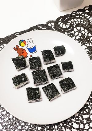 A picture of Easy Rice Ball Bites for Babies and Toddlers.