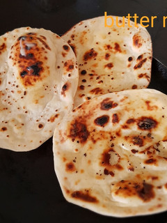 બટર નાન (butter naan recipe in gujarati) રેસીપી મુખ્ય ફોટો