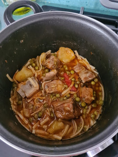 Una foto de Castillejas de cerdo en salsa