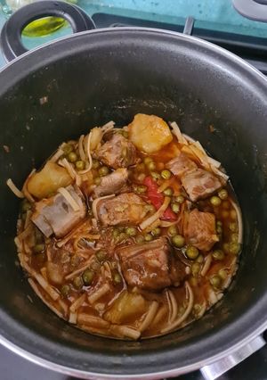 Una foto de Castillejas de cerdo en salsa