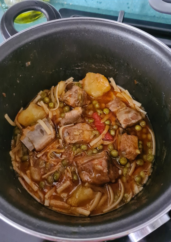 Una foto de Castillejas de cerdo en salsa