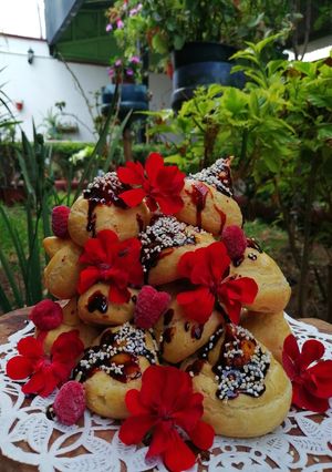 Una foto de 🌰🌹Croquembouche🌰🌹 ~Masa choux