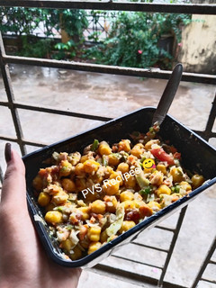 हेल्दी सलाद (Healthy Salad Recipe In Marathi) रेसिपी चे मुख्य फोटो