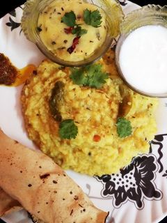दाल खिचड़ी (Dal khichdi recipe in hindi) रेसिपी मुख्य फोटो