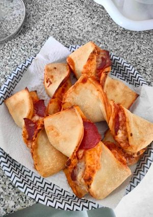 Egyszerű pizzás csavart 🍕 recept fotója