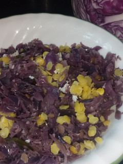 பர்ப்பிள் முட்டைகோஸ் கலர்ஃபுல் பொரியல் (Purple muttaikosh colorful poriyal Recipe in Tamil) செய்முறை முக்கிய புகைப்படம்