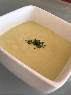 Una foto de Crema de puerro y calabacín