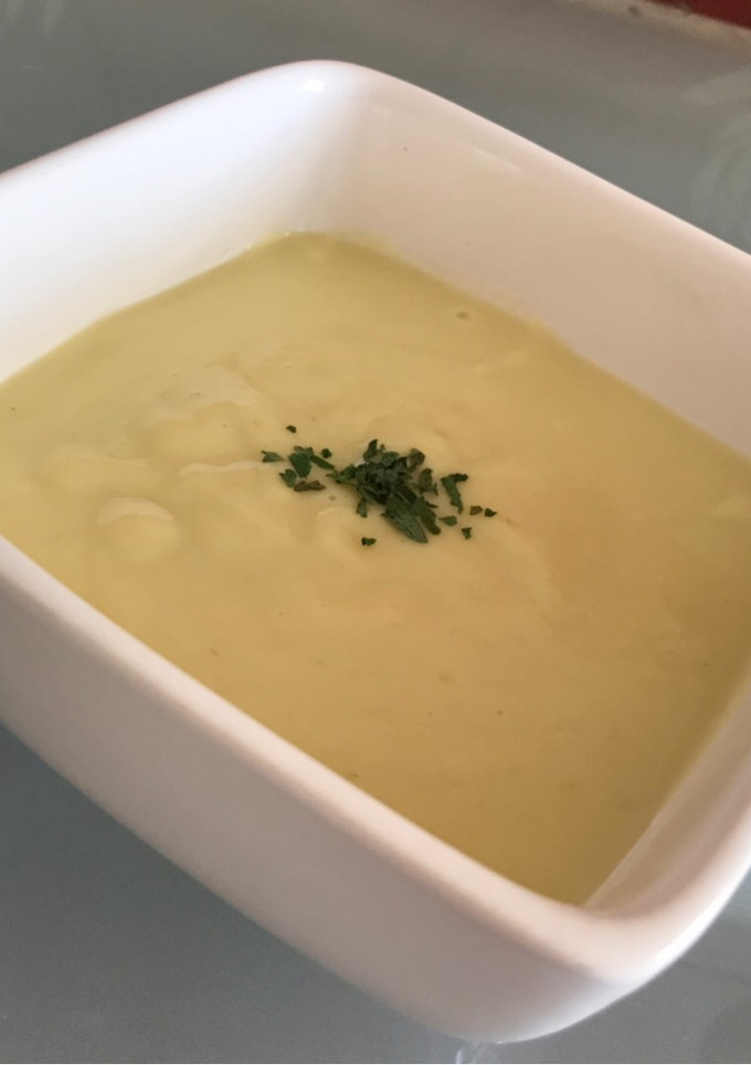 Una foto de Crema de puerro y calabacín