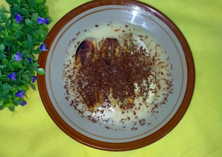 Pisang berendam vla