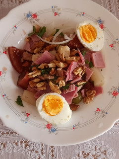 Una foto de 🥗Ensalada mixta 🍅