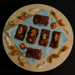 Nutty walnut energy bars A picture of Nutty walnut energy bars.