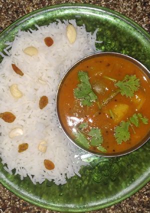 A picture of વેજ કરી વિથ રાઈસ.