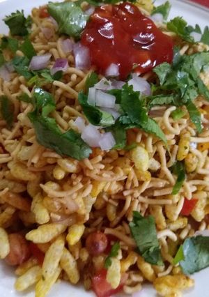 A picture of Bhel puri.