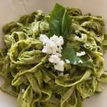 Creamy avocado and spinach pasta