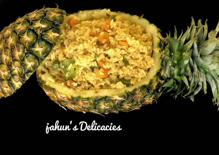 Learn How To Pine Apple-flavored fried rice