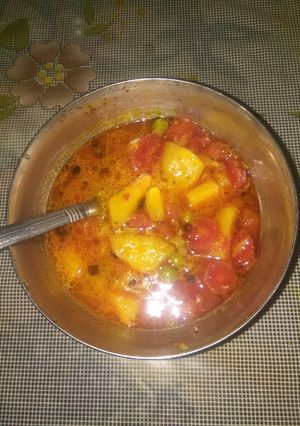 A picture of Aloo mattar gajar vegetable.