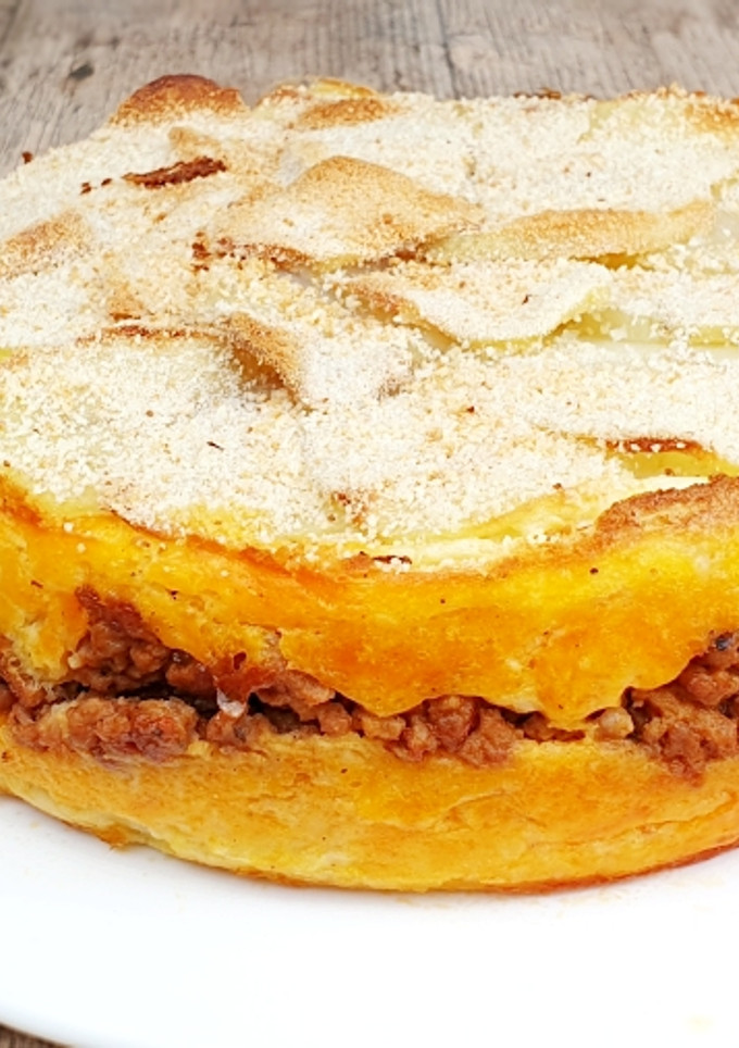 Una foto de Pastel de patata y carne con mozzarella