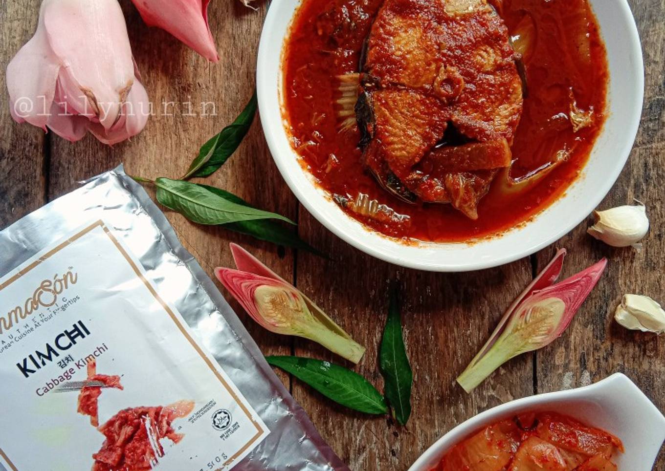 Asam pedas ikan tenggiri bersama kimchi