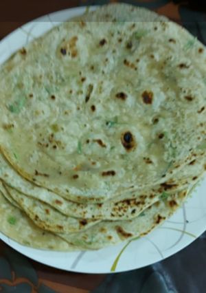 A picture of Coriander paratha.