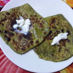 A picture of Methi ka Paratha.