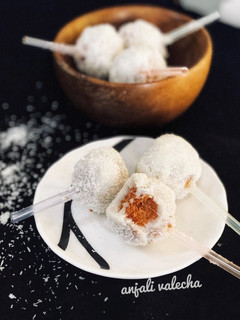 A picture of Carrot halwa pops.