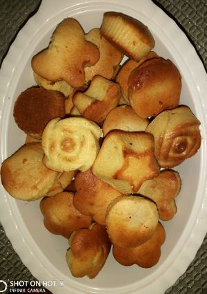 A picture of Fluffy cupcakes.