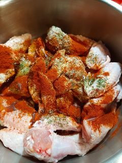Una foto de Alitas de pollo adobadas