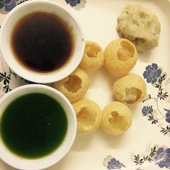A picture of Paani Puri.
