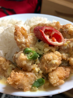 A picture of Chicken with salted egg sauce.
